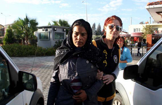 Yasak aşk feci sonlandı! Kocasını sevgilisine öldürtüp...