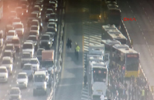 İstanbul'da metrobüsler çarpıştı yaralılar var
