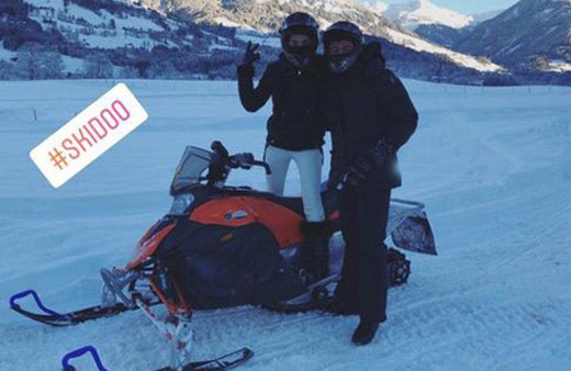 Ünlü çift gözlerden uzakta baş başa tatilde