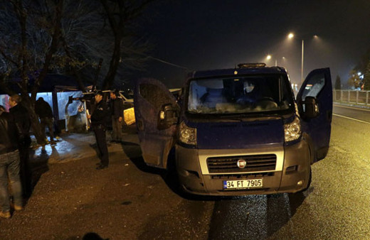 Zırhlı minibüs paniği! İçinden neler çıktı?..