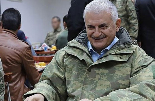 Başbakan Yıldırım Isparta'da komandoları ziyaret etti