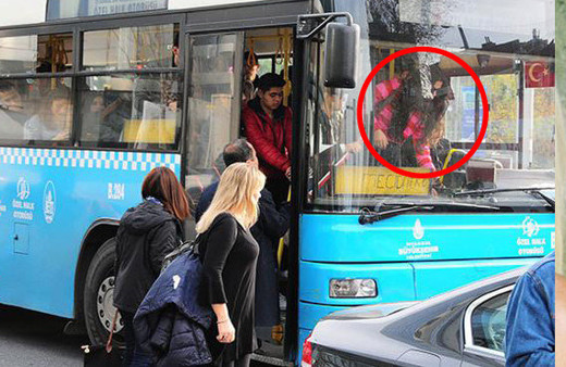 Güzel oyuncu halkın arasına karıştı!