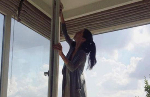 Boğaz manzaralı evinde camları bile kendi siliyor