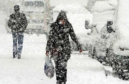 Yoğun kar yağışı okulları tatil ettirdi!