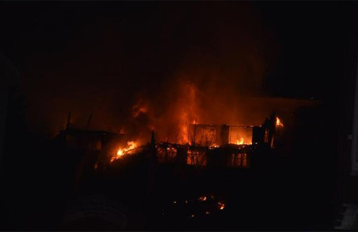 İstanbul'da korkutan yangın: Kilometrelerce öteden görüldü!