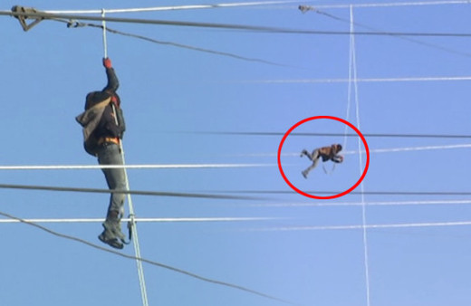 Ne yapıyor bu adam yüksek gerilim hattında nedeni...