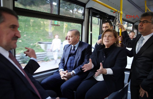 Cumhurbaşkanı Erdoğan elektrikli otobüsle yolculuk yaptı