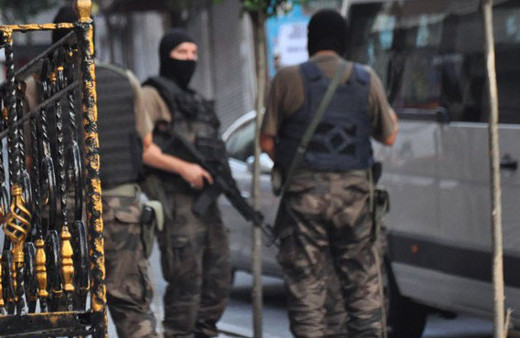 Başakşehir'de helikopter destekli uyuşturucu operasyonu