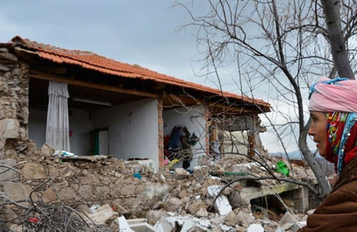 Depremzedelere ev müjdesi