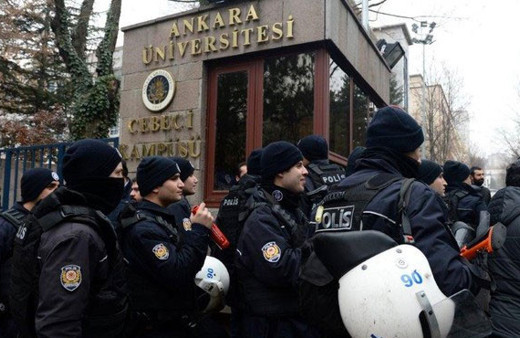 Ankara Üniversitesi'nde ihraç protestosu