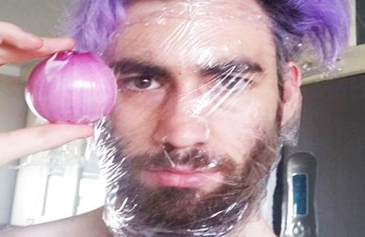 Göz yaşarmasına ürettiği çözümü siz sakın denemeyin!