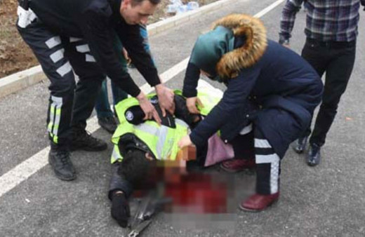 Korkuç anlar polis memuru yere yığıldı...