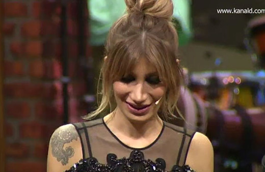 Silikonlar kaça mal oldu deyince... Beyaz Show'da eğlenceli anlar