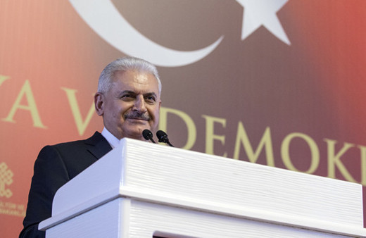 Meclis'te Medya ve Demokrasi etkinliği Yıldırım notları görünce...