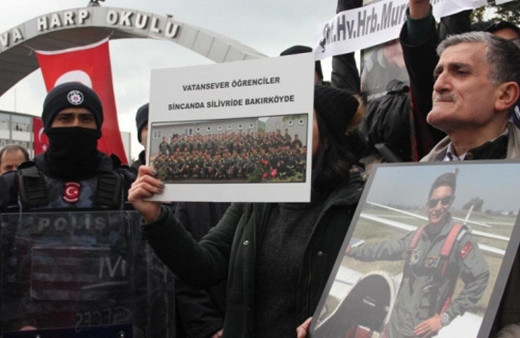 Darbeyle suçlanan askeri öğrenciler için karar!