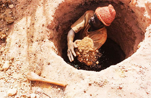 İşçilerin yerin derinliklerinde aradıklarına bakın