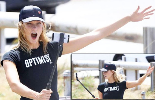 Dünyaca ünlü manken selfie için dakikalarca uğraştı ama...