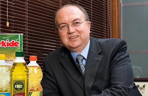 Gülen iş adamlarını ağlayarak kandırmış!