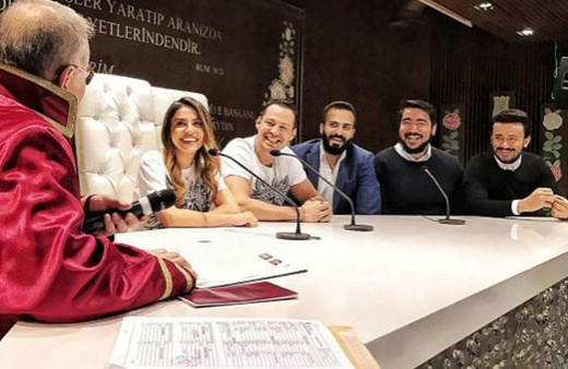 Atakan Arslan kot-tişortla evlendi işte nikah görüntüleri