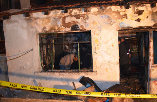 13 aylık bebek yangında öldü feci olay!