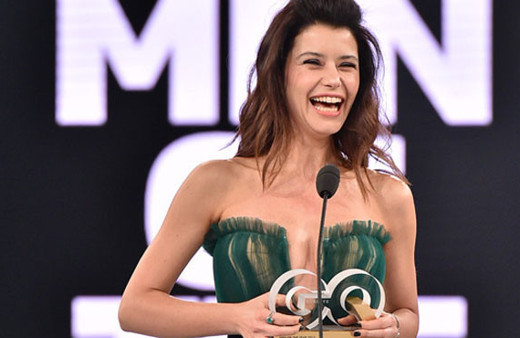 Beren Saat'in çok konuşulan elbisesi taklit mi?