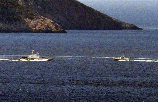 Kardak kayalıkları önlerinde hareketli anlar