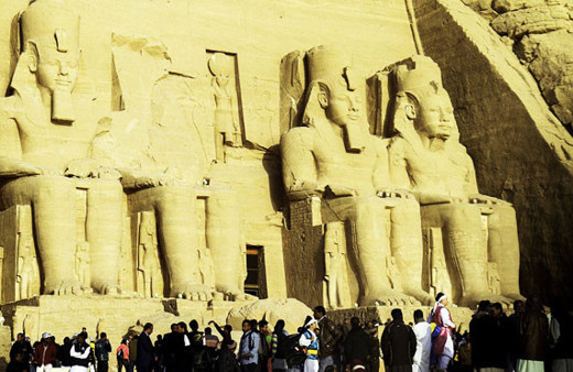 Mısır'da Ramses'e güneş vurdu milyonlar akın etti