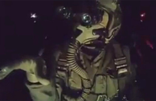 DEAŞ'ı bombalayan Türk pilottan Nusret taklidi