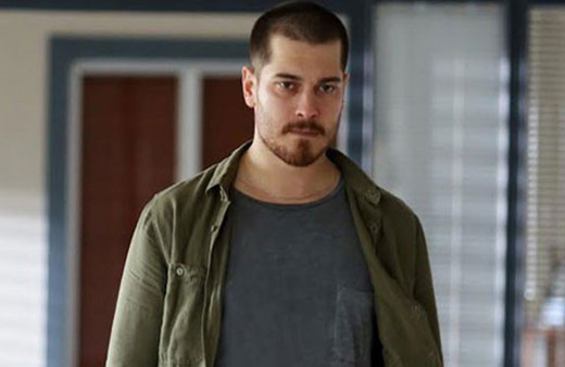 İçerde oyuncuları Çağatay Ulusoy ile Duygu Sarışın aşk yaşıyor!