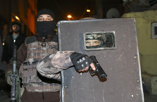 Şişli'de 40 adrese uyuşturucu baskını