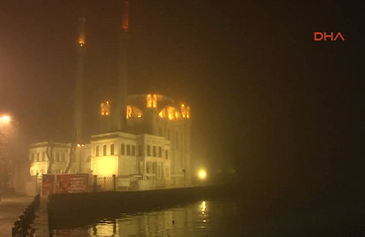 İstanbul Boğazı gemi geçişlerine kapatıldı 