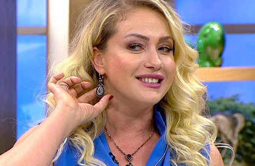 Altı yaşındaki kızına giydirdiği kıyafet tepki çekti