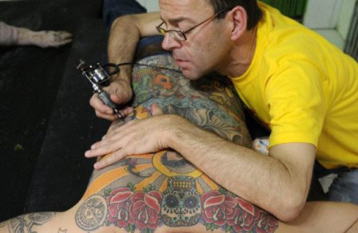 Sırtını 150 bin euroya sattı!