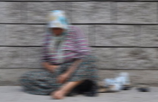 Dilenci topladığı paraları bakın nereye gizlemiş