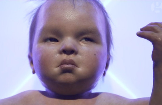 Robot bebek görenleri ürkütüyor