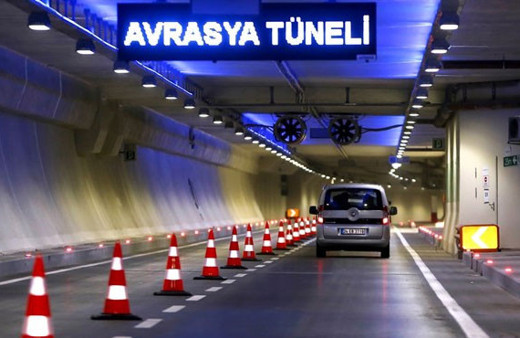 Avrasya Tüneli'nden bisikletle geçti sosyal medyada yayılınca...