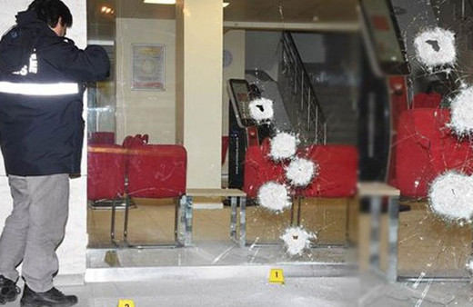 Krediyi ödeyemedi bankayı kurşunladı