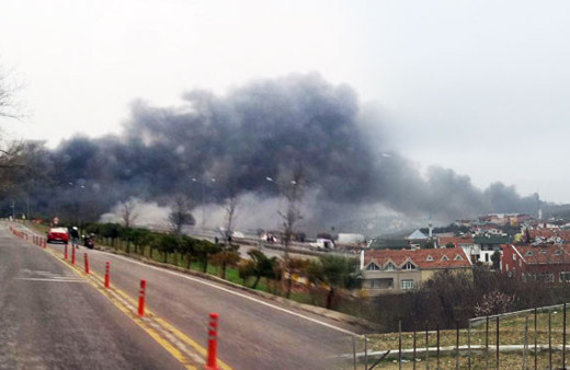 İstanbul Büyükçekmece'de helikopter düştü ilk görüntüler