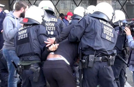 Almanya  PKK sembollerini yasakladı