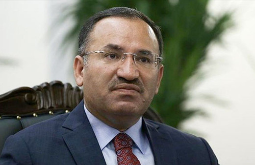 Bekir Bozdağ: 'Hollanda köpeklerle, itlerle, atlarla...'