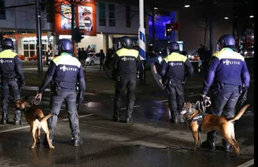 Hollanda'daki Türkler'den kriz yorumu!