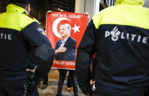 Times gazetesi: Hollanda'nın yaptığı ikiyüzlülük!
