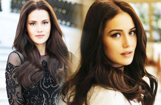 Fahriye Evcen'in göbeğine bakın! Neler oluyor?