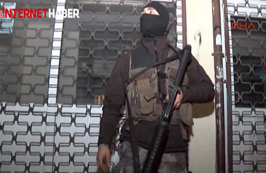 Sultangazi'de gece yarısı terör operasyonu