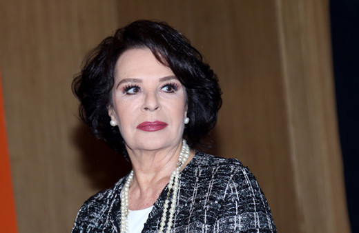 Hülya Koçyiğit mültecilerin sesini duyuracak