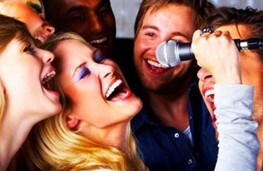 Şarkı söylemek alzheimerdan koruyor