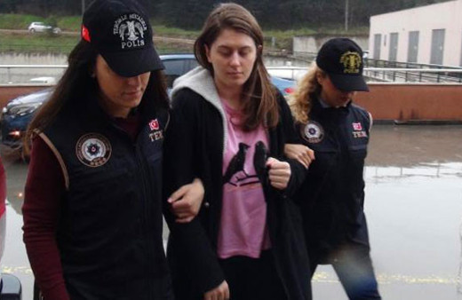 Ali Fuat Yılmazer'in kızının evinde bulunanlara bakın!