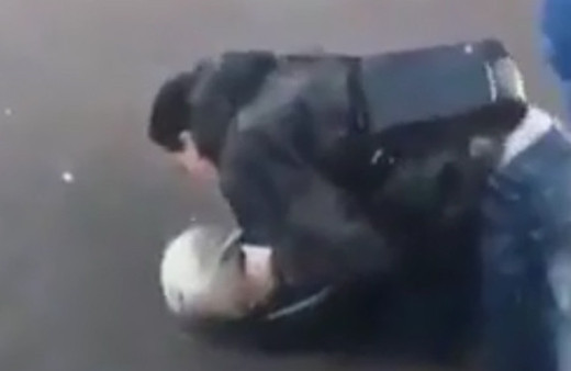 Hollanda'da Müslüman sığınmacıya saldırı