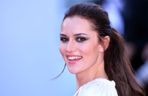 Fahriye Evcen'in eski haline bakın yok böyle değişim