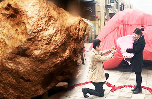 Sevgilisine evlilik teklifini 33 tonluk meteorla yaptı